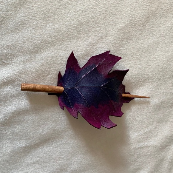 Accessories - Purple leather leaf hair ornament